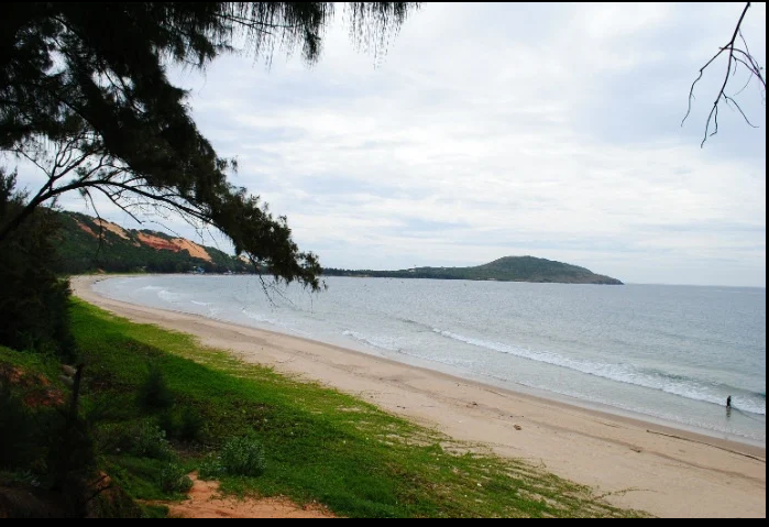 Đẹp Quyến Rũ Đến Vô Cùng Bãi Biển Hòn Rơm - Phan Thiết - Địa danh Bình ...